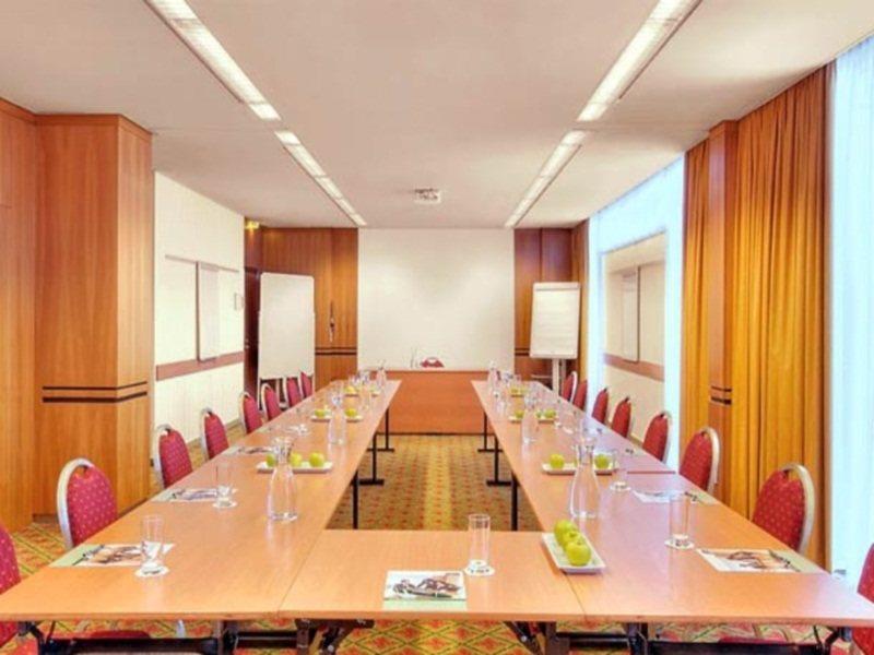 Courtyard By Marriott Linz Facilidades foto