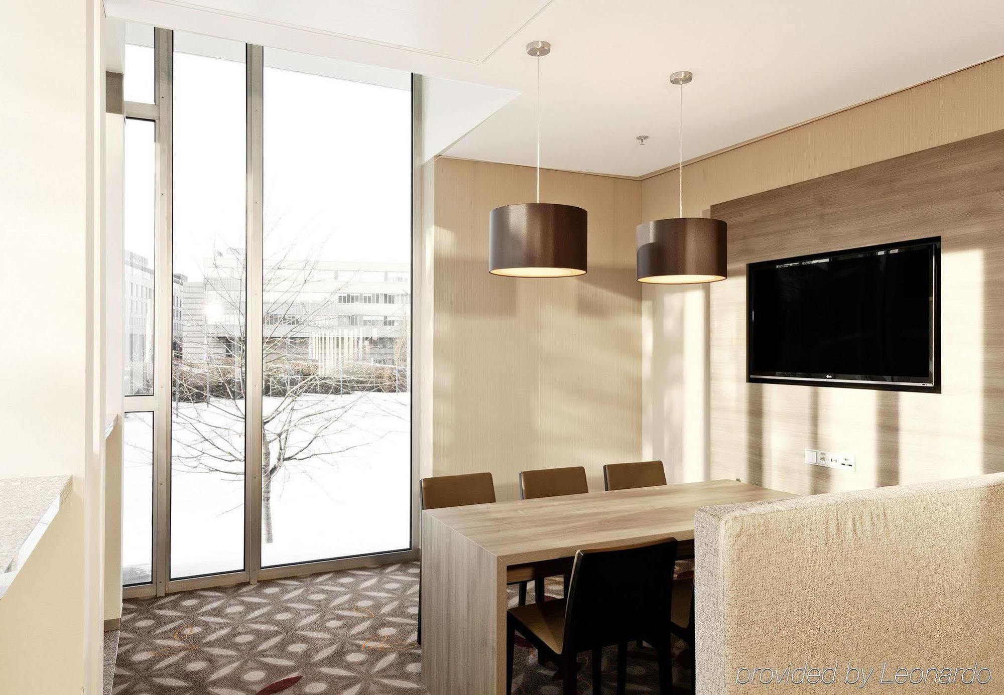 Courtyard By Marriott Linz Quarto foto